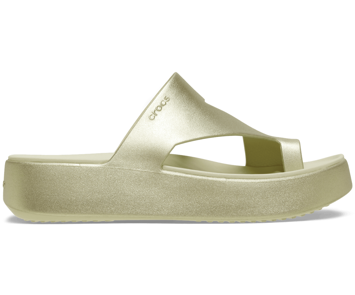Crocs Women's Getaway Platform Toe Loop Metallic Sandal - Champagne Metallic