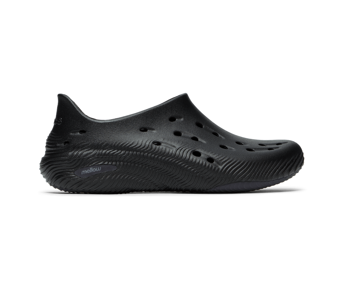 Crocs Women's Mellow 2 Recovery Shoe - Black/Carbon